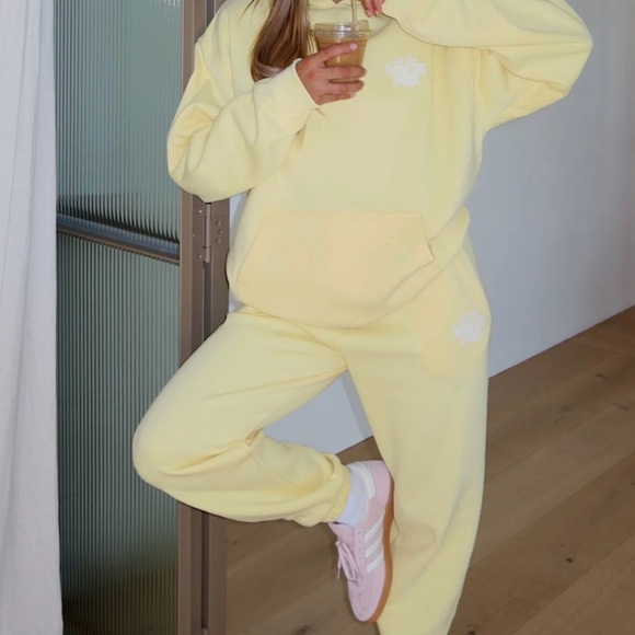 White Fox Set 💛 - Picture 2 of 7